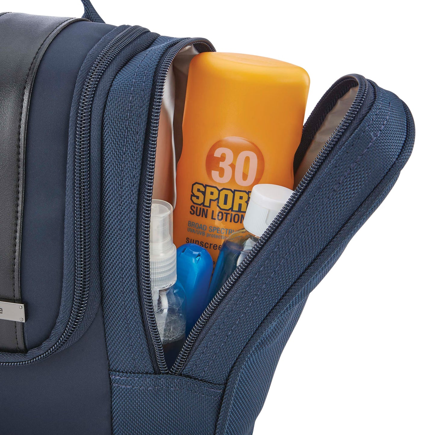NuRoad Hanging Travel Kit
